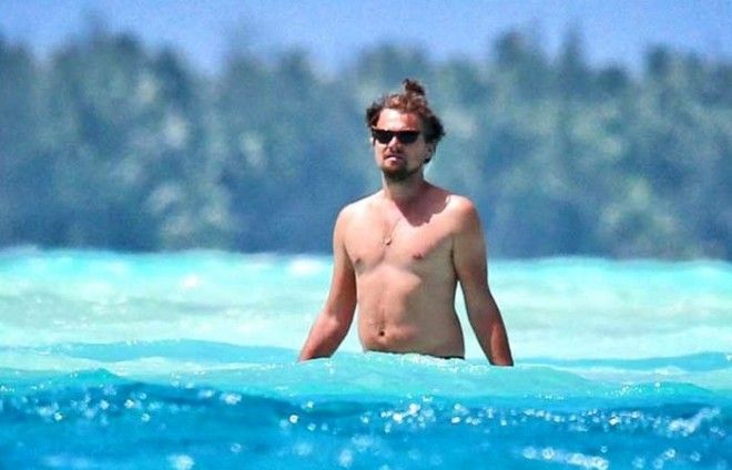 Ди Каприо и акулы.