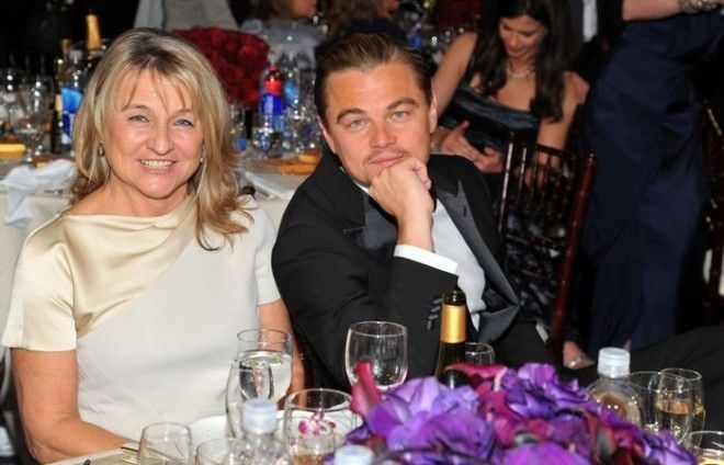 Он свободно владеет немецким.