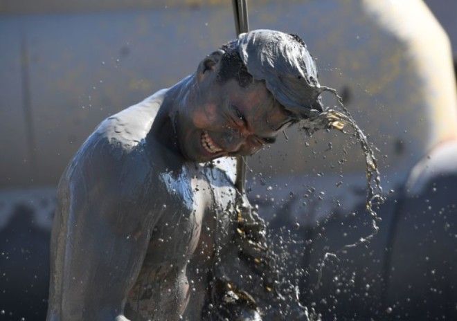 Почувствуй себя свиньей: что творится на Поренском фестивале грязи Почувствуй себя свиньей: что творится на Поренском фестивале грязи