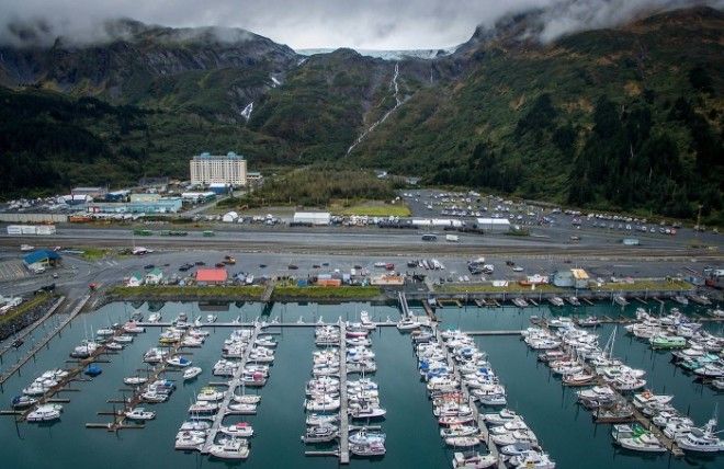 В городе Уиттиер лодок и катеров больше чем машин (Whittier, Аляска). | Фото: macos.livejournal.com.
